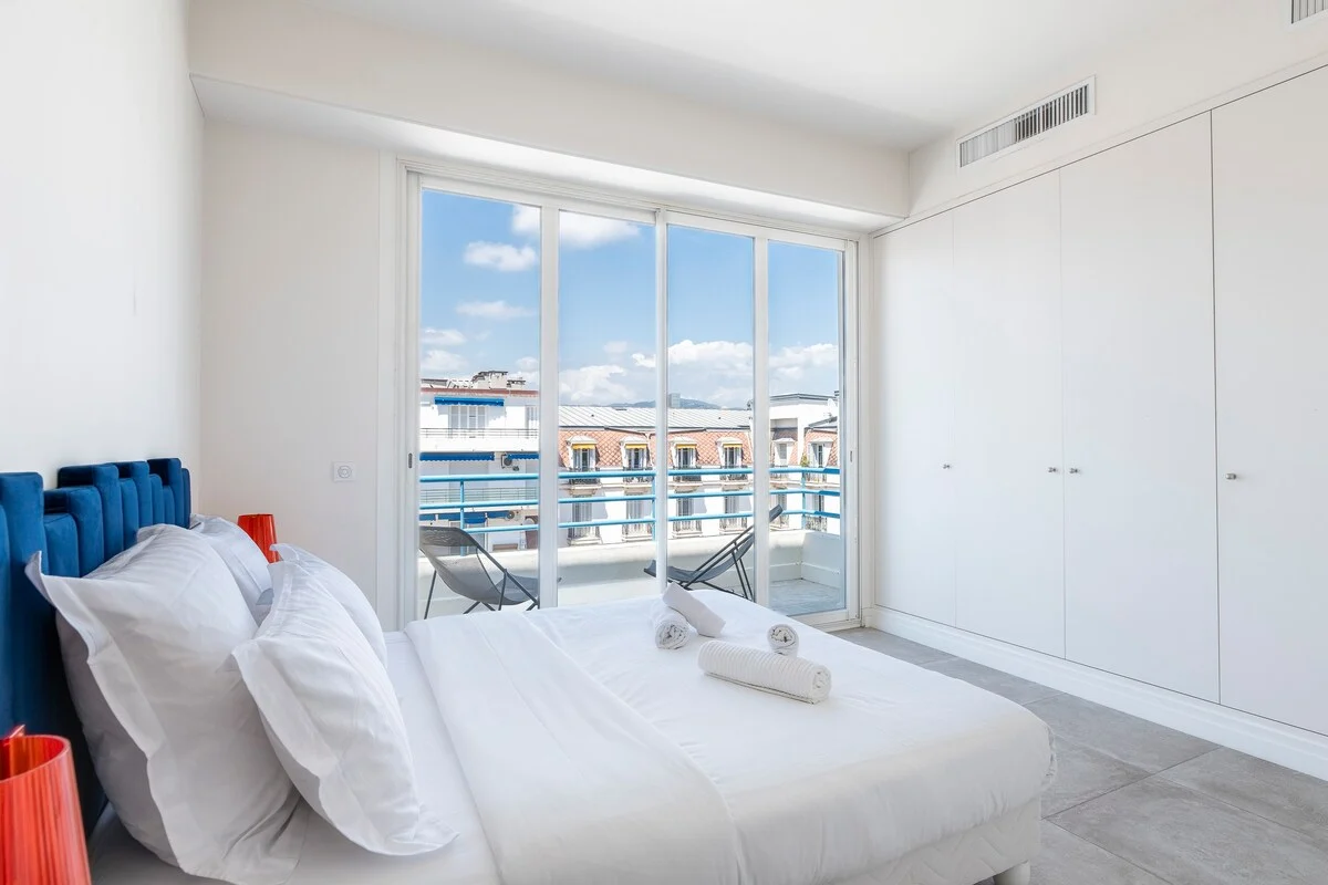 Chambre 1 — Lit queen size